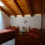 Auberge Lou Creton Di Lui Hostel Hostel Pontboset