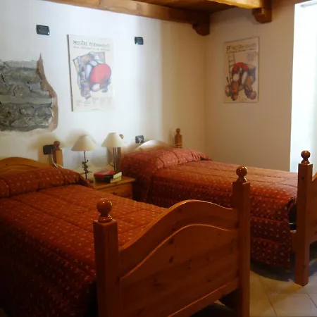 Auberge Lou Creton Di Lui Hostel Hostel *