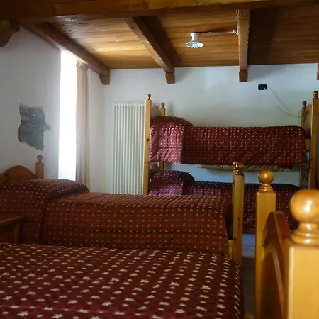 Auberge Lou Creton Di Lui Hostel