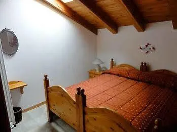 Auberge Lou Creton Di Lui Hostel *