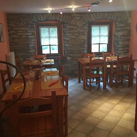 Auberge Lou Creton Di Lui Hostel Hostel
